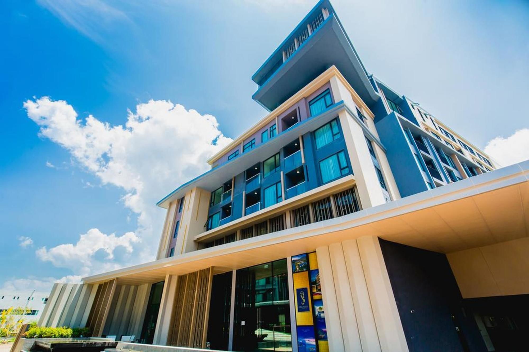 Appartamento The Aristo By Holy Cow 201 Phuket Esterno foto