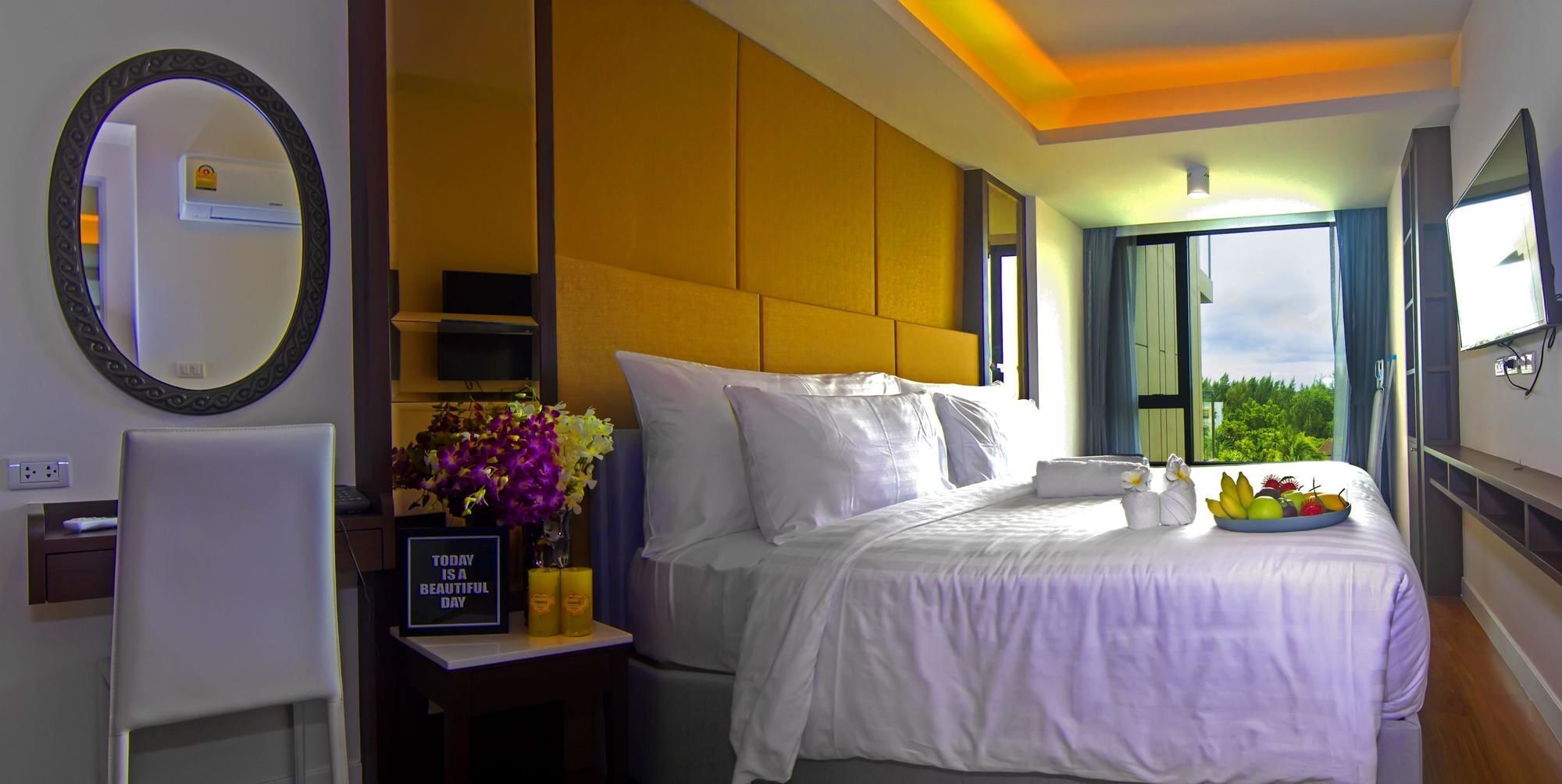 Appartamento The Aristo By Holy Cow 201 Phuket Esterno foto